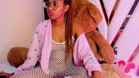 Snapshot of ebony_beautifull chatting on December 28, 2024, 2:01 am Luci online show from December 28, 2024, 2:01 am