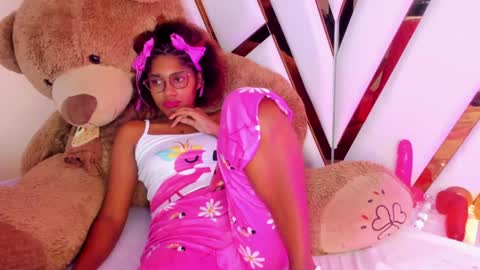 Snapshot of ebony_beautifull chatting on January 30, 2025, 4:58 am Luci online show from January 30, 2025, 4:58 am