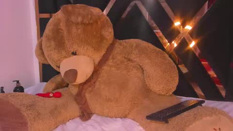 Snapshot of ebony_beautifull chatting on February 26, 2025, 5:09 am Luci online show from February 26, 2025, 5:09 am