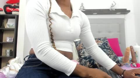 Snapshot of ebony_hot_sex1 chatting on March 9, 2025, 11:36 am linda online show from March 9, 2025, 11:36 am