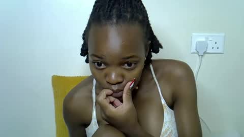 ebony_j online show from May 9, 2026, 7:57 am