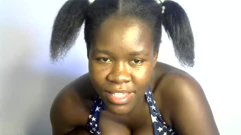 ebony_lynne online show from April 27, 2026, 9:35 pm
