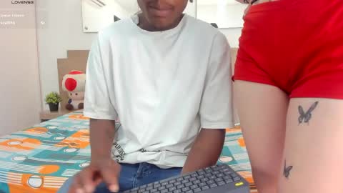 ebony_n_blonde online show from May 8, 2026, 8:58 pm