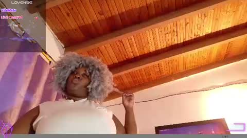 Snapshot of ebony_neighbormoans chatting on June 17, 2026, 3:09 am LINA online show from June 17, 2026, 3:09 am