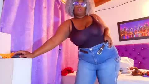 LINA  online show from June 24, 2026, 3:16 am