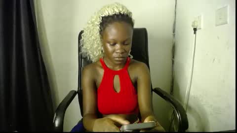 Snapshot of ebony_petitegirl chatting on June 13, 2026, 7:12 pm Lilly online show from June 13, 2026, 7:12 pm