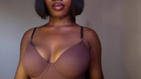 Snapshot of ebony_pussy98 chatting on May 4, 2026, 11:06 am delilah online show from May 4, 2026, 11:06 am
