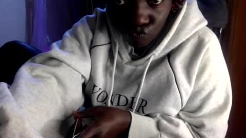 Snapshot of ebony_quiny chatting on December 21, 2025, 8:38 pm Nameless online show from December 21, 2025, 8:38 pm