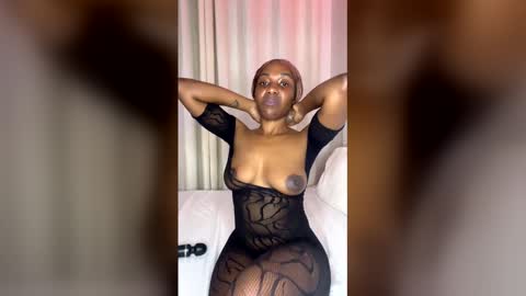 Snapshot of ebony_spicy chatting on May 13, 2026, 10:49 pm Ebony spicy online show from May 13, 2026, 10:49 pm