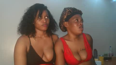 Snapshot of ebony_squiter chatting on December 13, 2025, 8:14 pm Ebony squiter online show from December 13, 2025, 8:14 pm