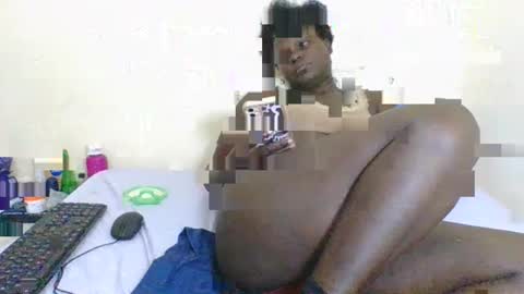 Snapshot of ebonyblack28 chatting on February 6, 2026, 7:17 pm MELVINE online show from February 6, 2026, 7:17 pm