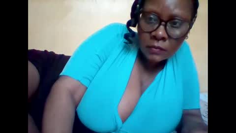 Snapshot of ebonybussy chatting on May 10, 2026, 9:14 am MAMITO online show from May 10, 2026, 9:14 am