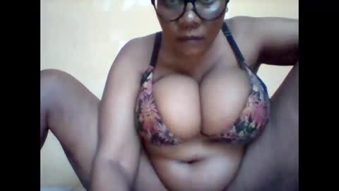 Snapshot of ebonybussy chatting on May 27, 2026, 9:06 am MAMITO online show from May 27, 2026, 9:06 am