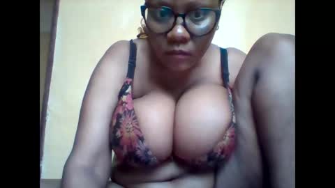Snapshot of ebonybussy chatting on June 11, 2026, 10:35 am MAMITO online show from June 11, 2026, 10:35 am