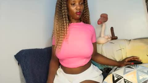 Snapshot of ebonycandymelani chatting on May 7, 2026, 10:37 pm Ebony Melanie online show from May 7, 2026, 10:37 pm