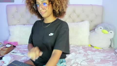 Snapshot of ebonygoddes03 chatting on February 10, 2025, 3:35 am Queen Ebony online show from February 10, 2025, 3:35 am