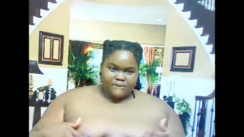 ebonyhotbuns4u2luv online show from February 24, 2025, 6:47 pm