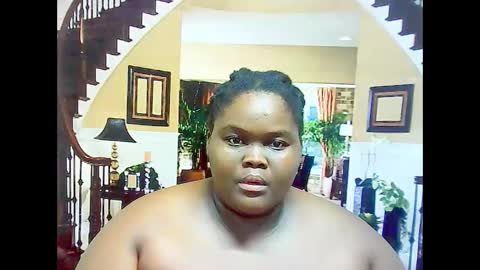 ebonyhotbuns4u2luv online show from March 4, 2025, 9:43 pm