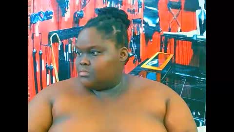 ebonyhotbuns4u2luv online show from November 14, 2025, 11:02 pm