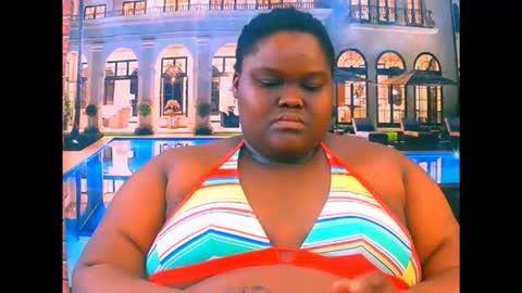 Snapshot of ebonyhotbuns4u2luv chatting on June 9, 2026, 5:19 am ebonyhotbuns4u2luv online show from June 9, 2026, 5:19 am