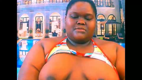 Snapshot of ebonyhotbuns4u2luv chatting on June 11, 2026, 5:38 am ebonyhotbuns4u2luv online show from June 11, 2026, 5:38 am