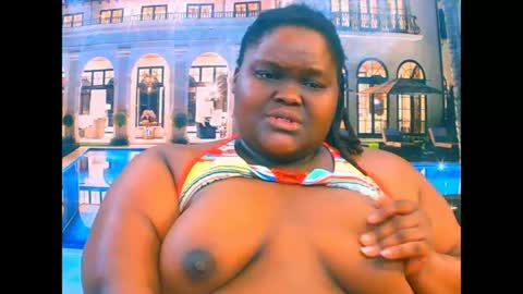Snapshot of ebonyhotbuns4u2luv chatting on June 11, 2026, 6:39 pm ebonyhotbuns4u2luv online show from June 11, 2026, 6:39 pm