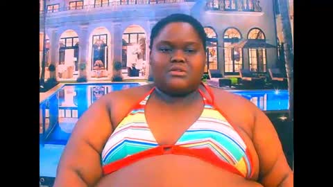 Snapshot of ebonyhotbuns4u2luv chatting on June 13, 2026, 7:01 pm ebonyhotbuns4u2luv online show from June 13, 2026, 7:01 pm