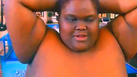 ebonyhotbuns4u2luv online show from July 28, 2026, 2:13 pm