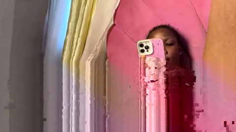 Snapshot of ebonykissxx chatting on April 7, 2026, 10:48 am ebonykissxx online show from April 7, 2026, 10:48 am