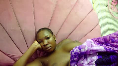 Snapshot of ebonykissxx chatting on May 28, 2026, 11:35 pm ebonykissxx online show from May 28, 2026, 11:35 pm