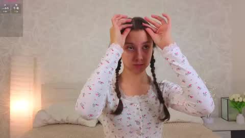 Snapshot of ebonyleibenstein chatting on October 10, 2025, 3:05 am Milly online show from October 10, 2025, 3:05 am