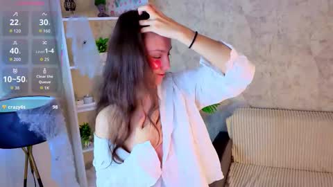 Snapshot of ebonyleibenstein chatting on November 6, 2025, 3:29 am Milly online show from November 6, 2025, 3:29 am