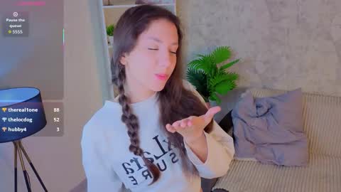 Snapshot of ebonyleibenstein chatting on November 26, 2025, 3:29 am Milly online show from November 26, 2025, 3:29 am