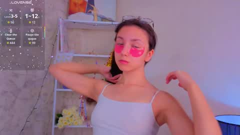 Snapshot of ebonyleibenstein chatting on December 14, 2025, 3:12 am Milly online show from December 14, 2025, 3:12 am