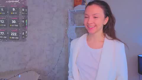 Snapshot of ebonyleibenstein chatting on December 17, 2025, 3:34 am Milly online show from December 17, 2025, 3:34 am