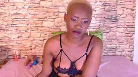 Snapshot of ebonyolive69 chatting on October 14, 2025, 9:37 pm Cindy online show from October 14, 2025, 9:37 pm