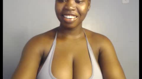 Snapshot of ebonyx_dripqueen chatting on November 2, 2025, 6:27 am Loveth online show from November 2, 2025, 6:27 am