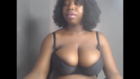 Snapshot of ebonyx_dripqueen chatting on November 25, 2025, 6:46 am Loveth online show from November 25, 2025, 6:46 am