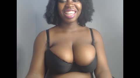 Snapshot of ebonyx_dripqueen chatting on November 28, 2025, 7:44 am Loveth online show from November 28, 2025, 7:44 am