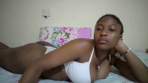 Snapshot of ebonyzora chatting on June 4, 2026, 8:04 pm Zora online show from June 4, 2026, 8:04 pm