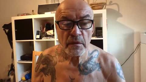 Snapshot of eddelmar chatting on March 3, 2025, 6:59 am eddelmar online show from March 3, 2025, 6:59 am