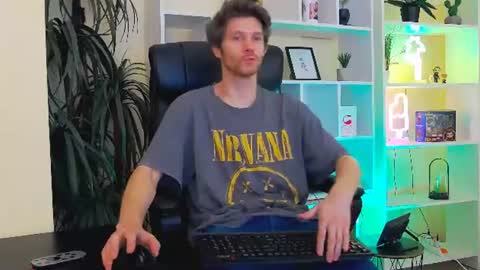 Snapshot of eddie_baker chatting on June 16, 2026, 2:36 am eddie_baker online show from June 16, 2026, 2:36 am