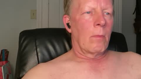 Snapshot of eddygl1968 chatting on May 11, 2026, 1:55 am Eddy online show from May 11, 2026, 1:55 am