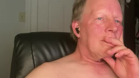 Snapshot of eddygl1968 chatting on June 27, 2026, 2:49 am Eddy online show from June 27, 2026, 2:49 am