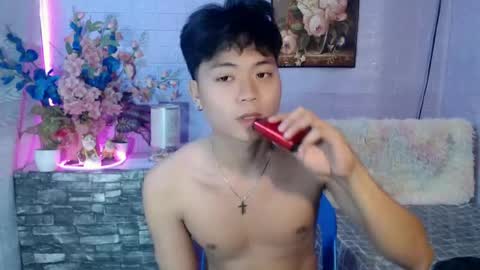 Snapshot of edelcum_xx chatting on June 19, 2026, 10:30 am edelcum_xx online show from June 19, 2026, 10:30 am