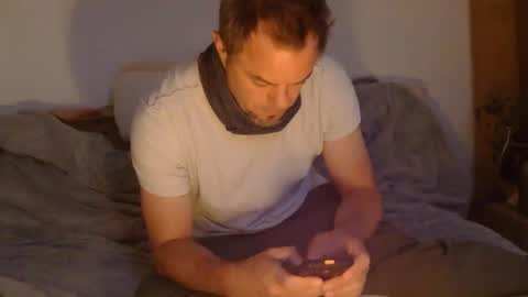 edelholz87 online show from May 4, 2026, 4:08 am