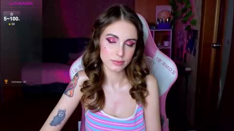 Snapshot of edelinemaher chatting on February 14, 2026, 3:42 pm Edeline online show from February 14, 2026, 3:42 pm