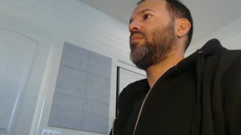 Snapshot of edge_masters chatting on January 1, 2025, 10:46 pm EdgeM online show from January 1, 2025, 10:46 pm