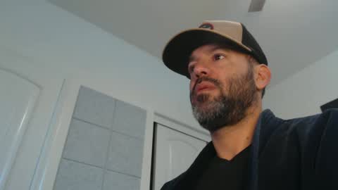 Snapshot of edge_masters chatting on January 2, 2025, 3:51 pm EdgeM online show from January 2, 2025, 3:51 pm