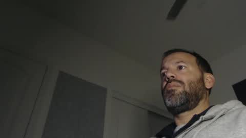 Snapshot of edge_masters chatting on January 8, 2025, 3:40 am EdgeM online show from January 8, 2025, 3:40 am